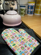 Load image into Gallery viewer, Sunday Dinner Oven Mitts