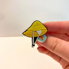 Load image into Gallery viewer, Sou'wester Shoe Charm